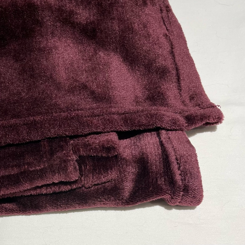 Cabeau Travel Blanket - Picture 2 of 5